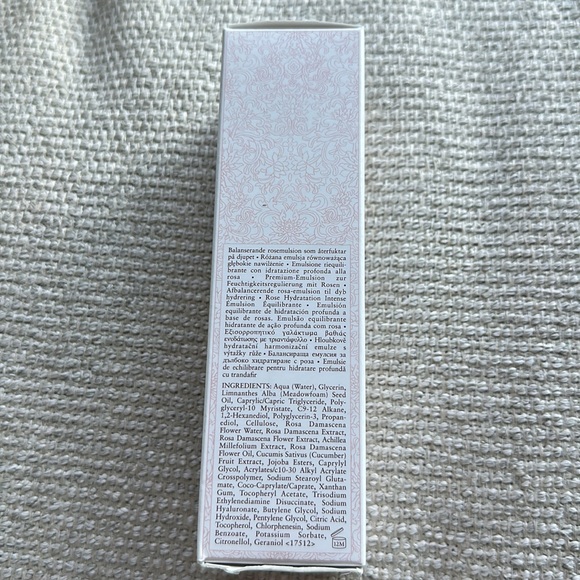 Fresh Rose Deep Hydration Balancing Emulsion - Picture 4 of 6